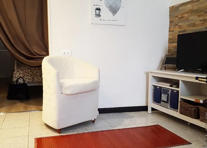 T T House בית נופש *