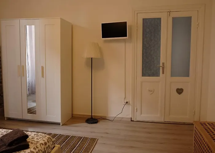 T T House * לה ספציה